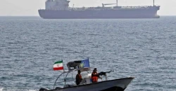إعلام إيراني: السيطرة على ناقلة نفط إماراتية واقتيادها إلى بندر عباس