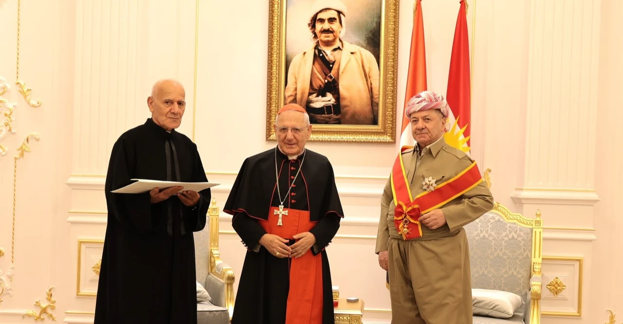 Papa, Barzani'ye yüksek düzeyli takdir nişanı verdi
