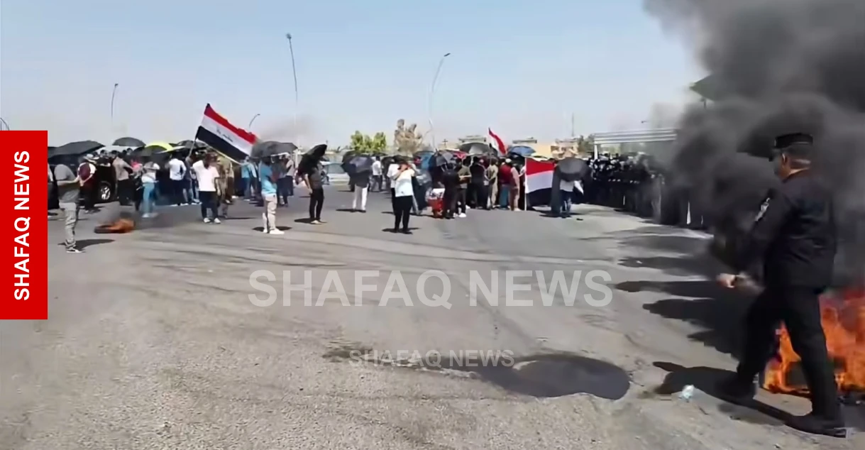 كركوك.. محاضرون بالمجان يتظاهرون للمطالبة باستثنائهم من عقود المحافظة