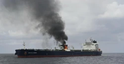 Houthis missiles strike Saudi tanker, military positions