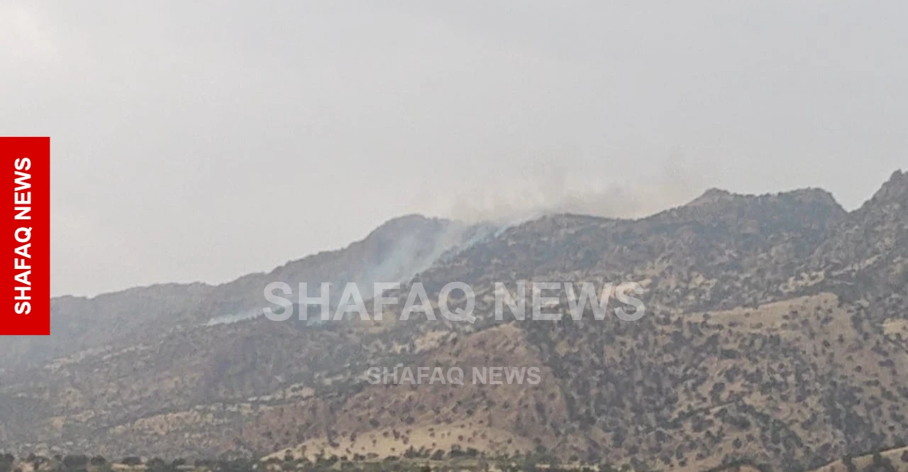 اربيل.. حريق يلتهم جزءاً من جبل سفين والرياح تعرقل إخماده