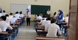 التربية تحدد "ستة ألوان" لزي طلبة الثانويات