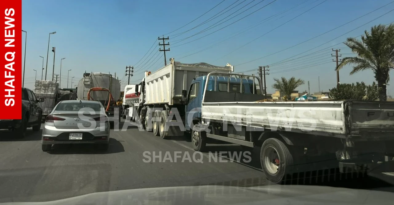 Fuel queues return to Baghdad as dozens of stations close