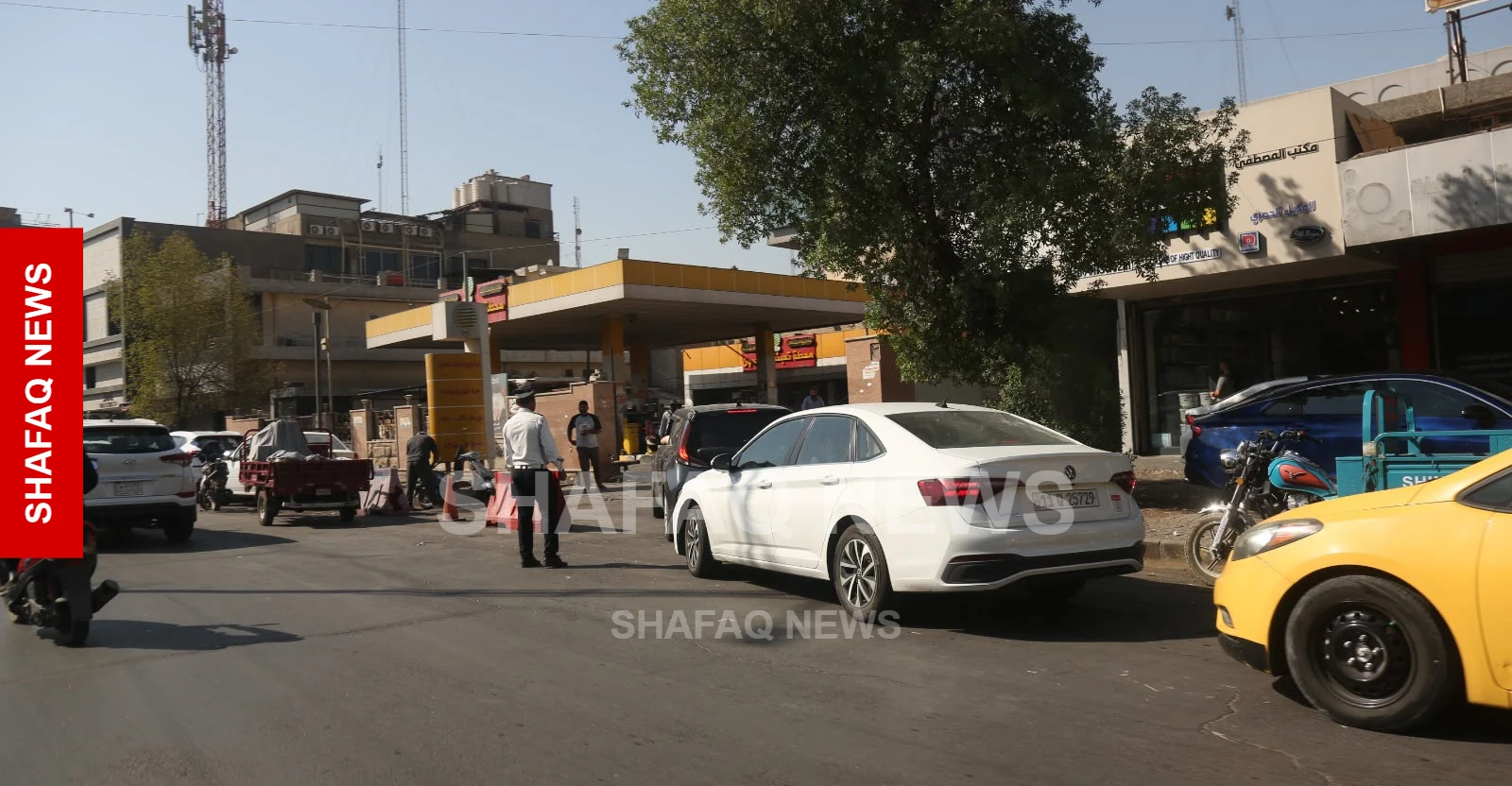 لا جديد.. شح البنزين مستمر والسيارات عالقة بطوابير في ثلثي العراق (صور)
