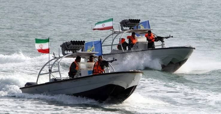 Iran threatens to intensify attacks on US warships Iran threatens to intensify attacks on US warships