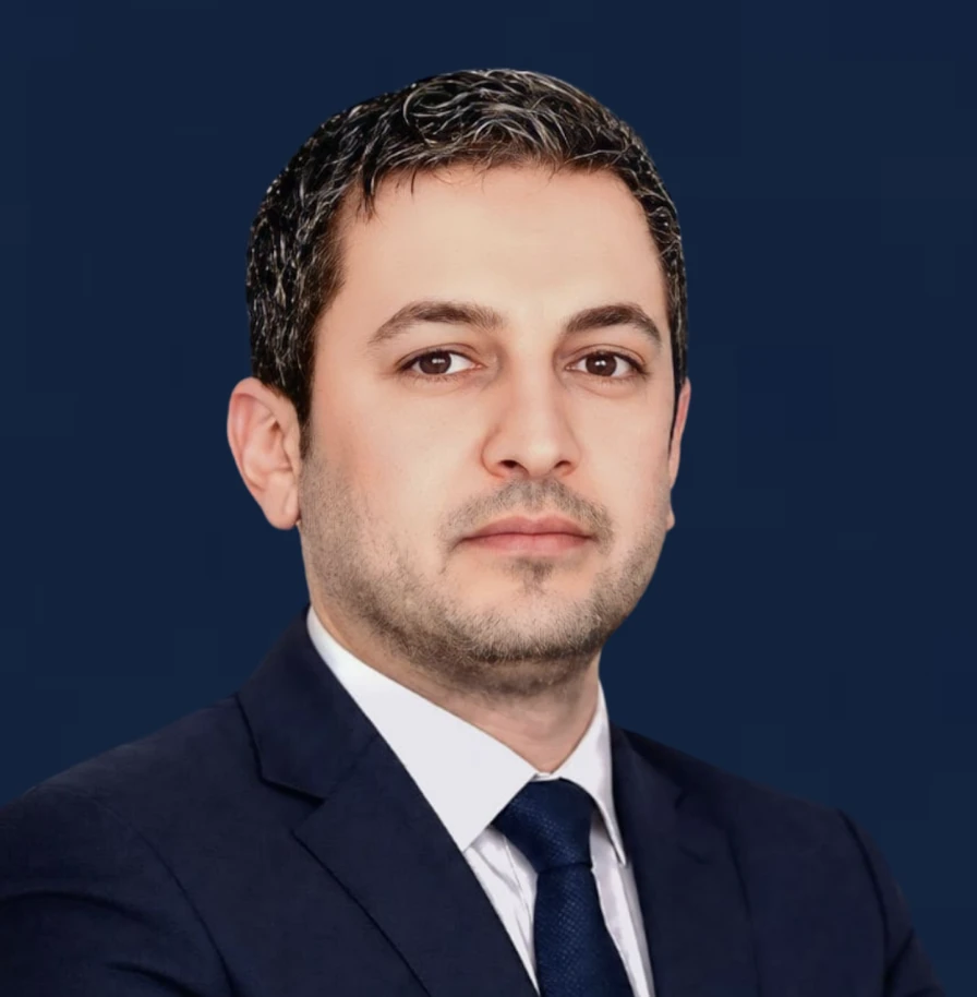 مئة مستشار.. صفر قرار