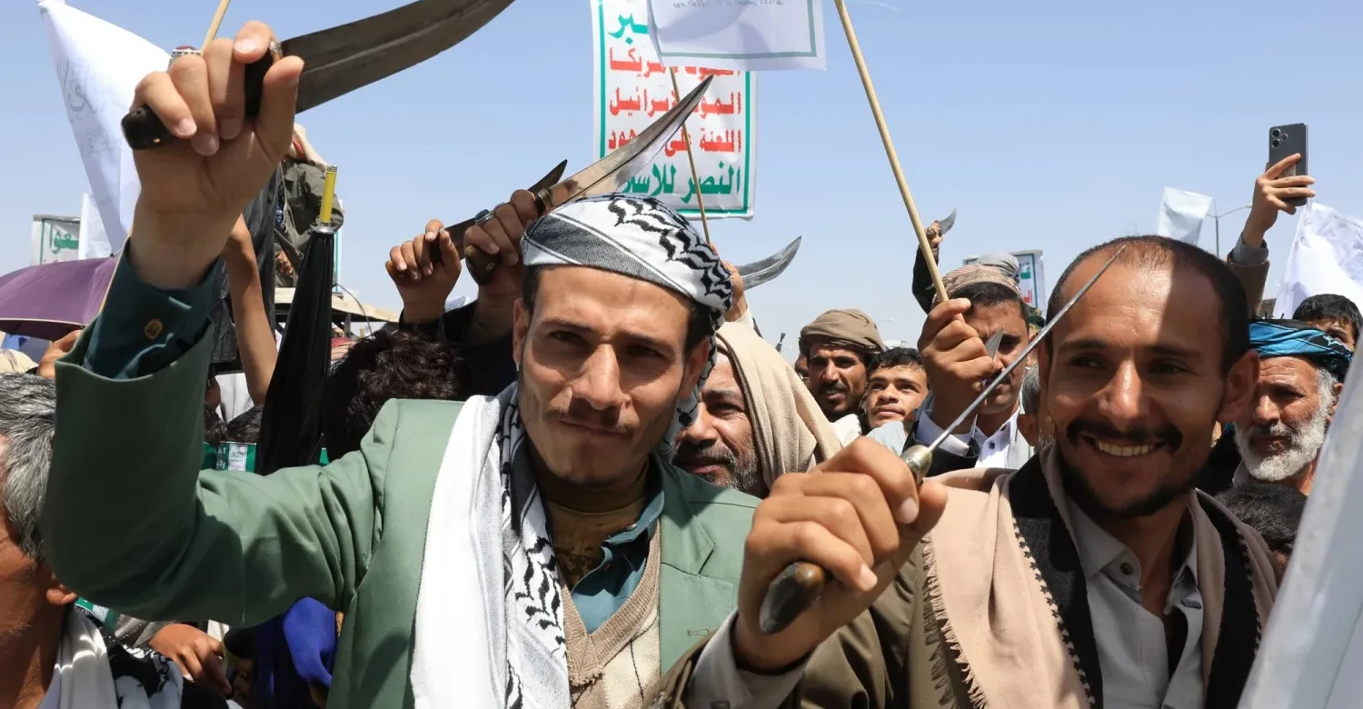اليمن.. الحوثيون يسيطرون على مواقع جديدة وسط تحذيرات دولية