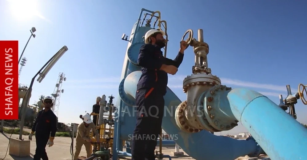Oil breaks $107 mark amid growing supply fears