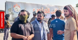 البصرة.. عمال FCC يصعدون احتجاجهم بقطع الطرق وإغلاق مداخل المصافي