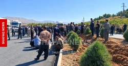 Penjwen farmers block road to Bashmakh border crossing