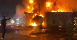 احتواء حريق التهم بناية تجارية في شارع فلسطين ببغداد