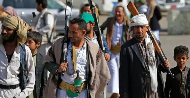بينها العراق.. مسؤول يمني يكشف عن 4 دول "تدعم وتدرب" الحوثيين