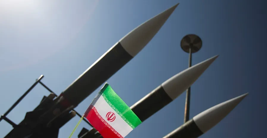 تاران هوشداری دەێد لە ئامانجگردنی: پەلامار بنکەیل ئەمریکی و دەوڵەتەیل ناوچەگە دەیمن