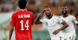 السعودية تحسم أولى بطاقات نصف نهائي خليجي 27 بثلاثية أمام عُمان