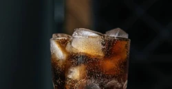 احذر.. ماذا يحدث لكليتيك عند تناول الكولا يومياً؟