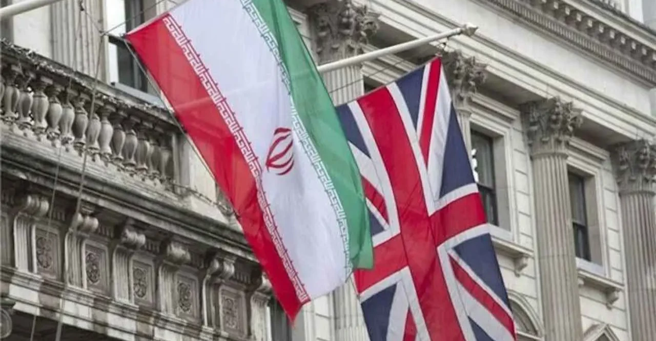 إيران تستدعي السفير البريطاني وعراقجي يحدد شرط فتح هرمز