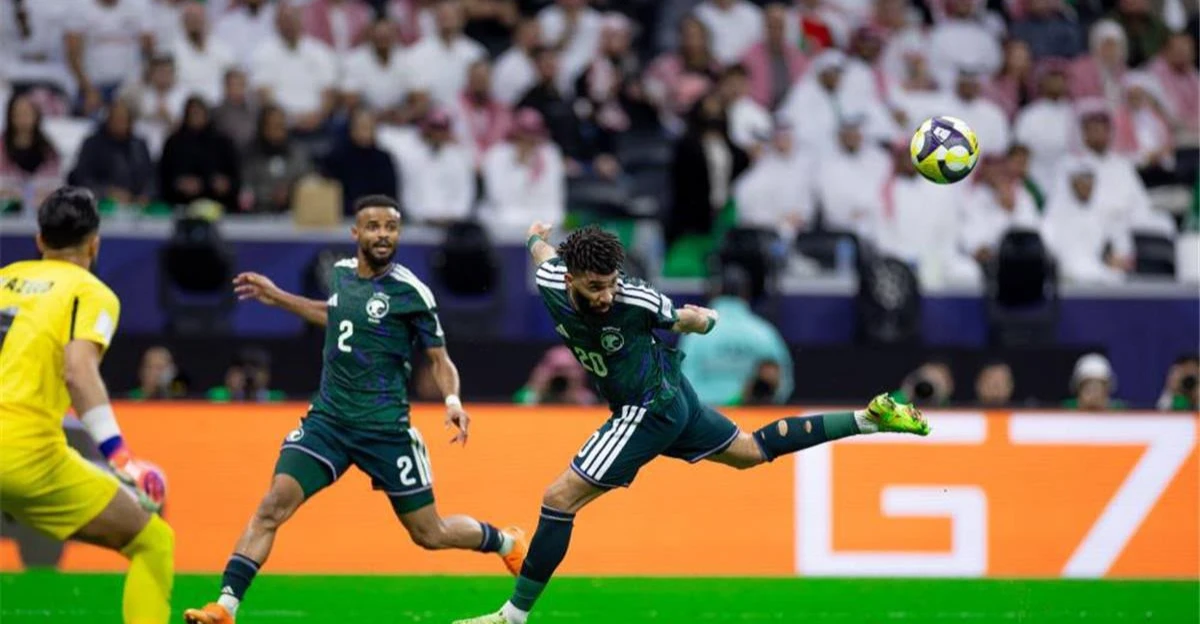 السعودية تهزم قطر وتتأهل لنهائي خليجي 27