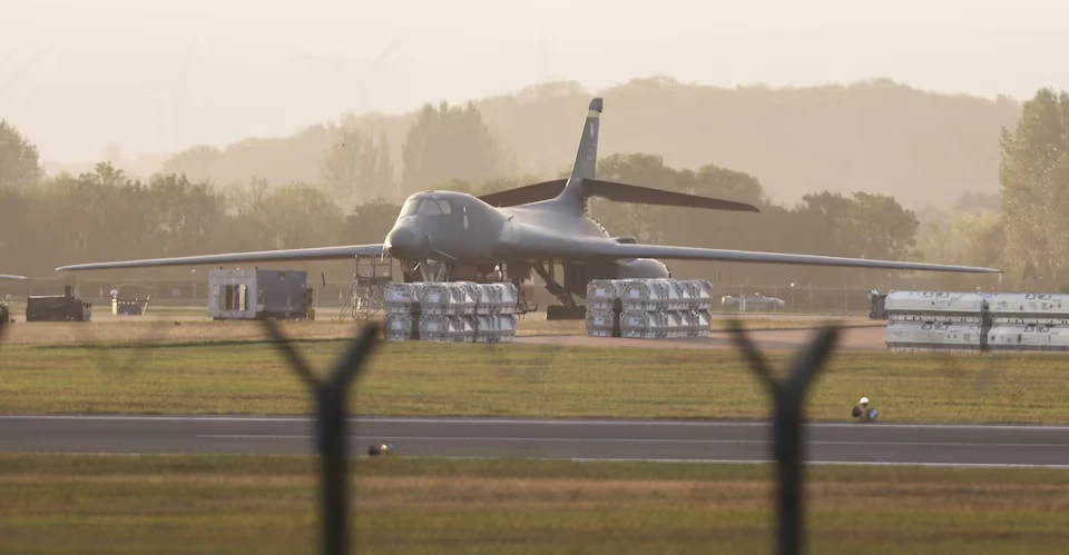 مخاوف أمنية تدفع واشنطن لسحب قاذفات B-1 من بريطانيا