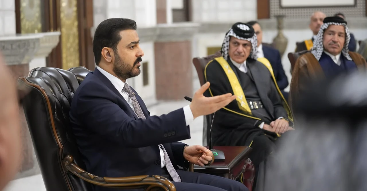 الزيدي: 5 فصائل وافقت على تسليم السلاح والعراق يستهدف 10 ملايين برميل يومياً
