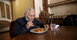 لماذا تقل شهية الطعام مع التقدم في العمر؟