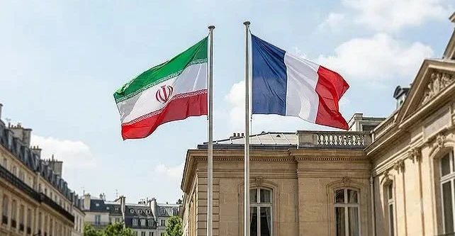 باريس تستدعي السفير الإيراني بعد "استفزازات غير لائقة"