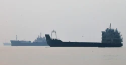 Oil prices climb amid Gulf shipping threats