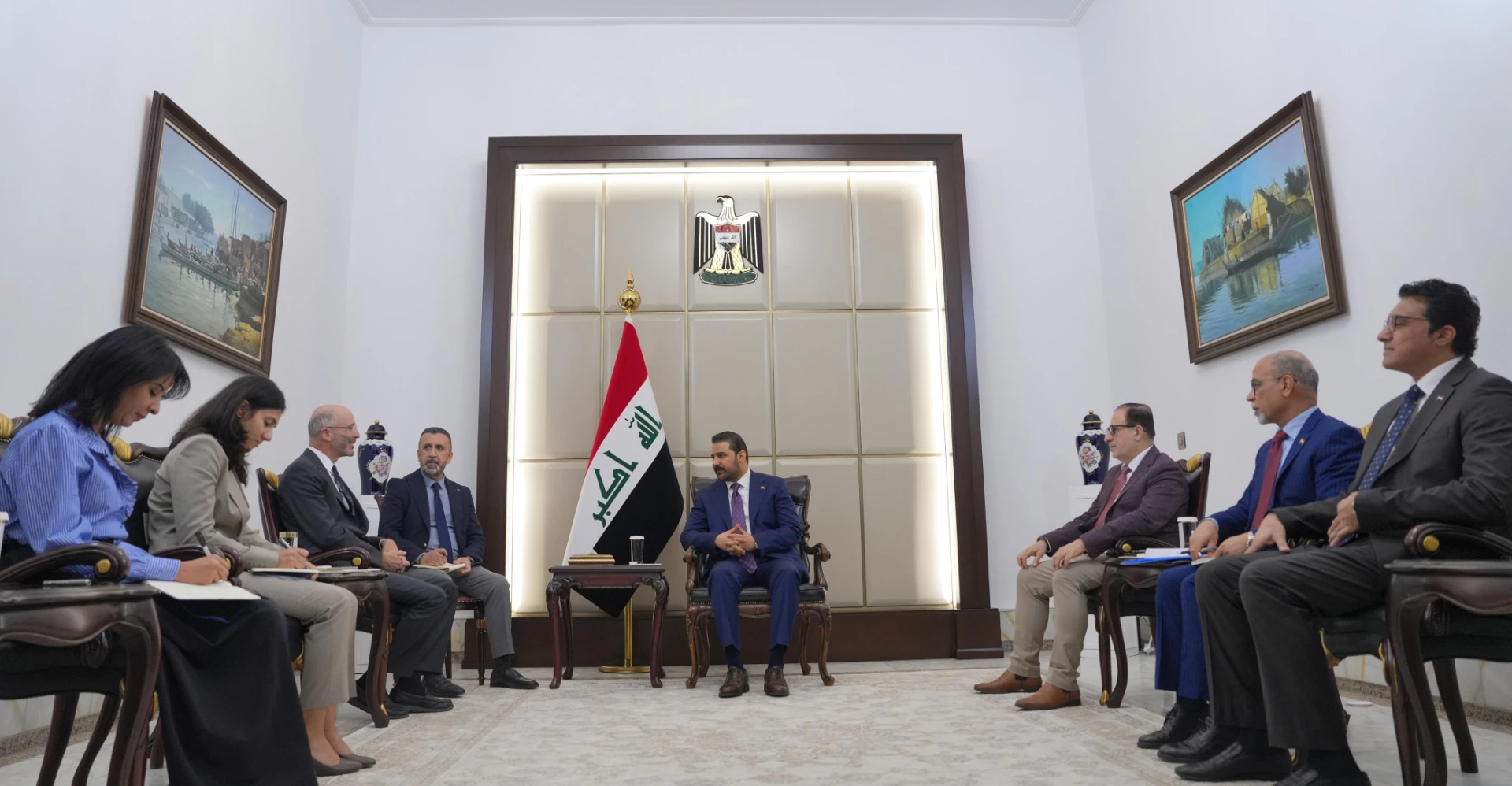 الزيدي يستعين "بالازمات الدولية" لحل مشاكل العراق