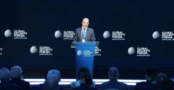 Iraq urges balanced ties, state control of arms