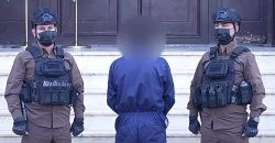 القبض على سائق حافلة نقل طلاب بتهمة "أفعال غير لائقة"