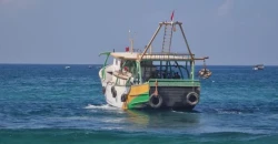 بلاغات باشتعال النيران في "لنش" بالمياه الإقليمية الإيرانية قبالة السواحل العراقية