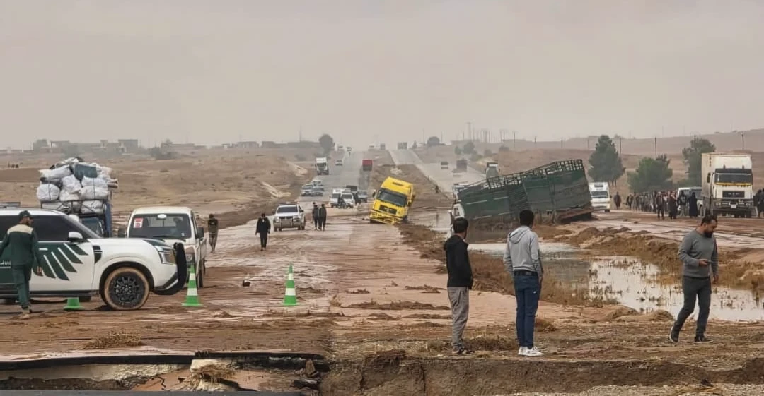 مصرع رجل وفقدان آخرين وتضرر البنية التحتية جراء العاصفة المطرية بسوريا