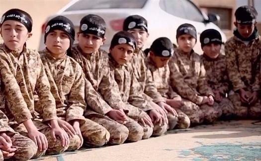 أصغر أمراء العسكر بـ"داعش" يكشف للقضاء العراقي تفاصيل "مثيرة" عن أسرار التنظيم