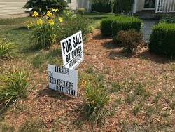  Officials: 'No foreigners' sale sign violates civil rights