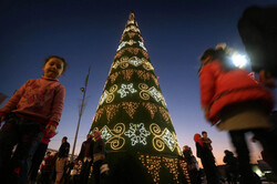 Why we should fear space aliens, Christmas in Iraq and other notable commentary