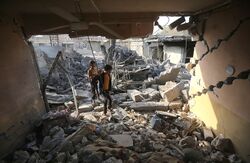 بين المخيمات والأنقاض.. لا نهاية في الأفق لمحنة سكان الموصل