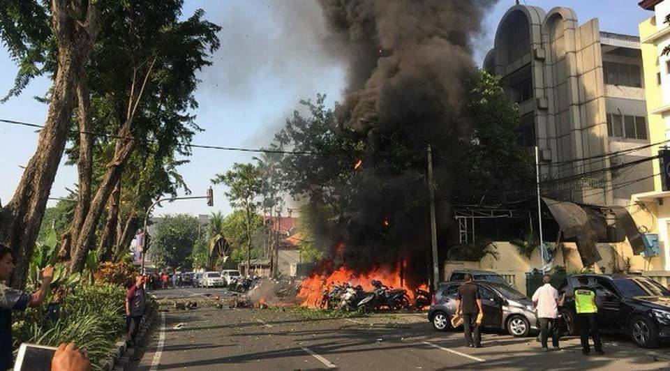 Surabaya attacks: 11 killed in Indonesia church bombings