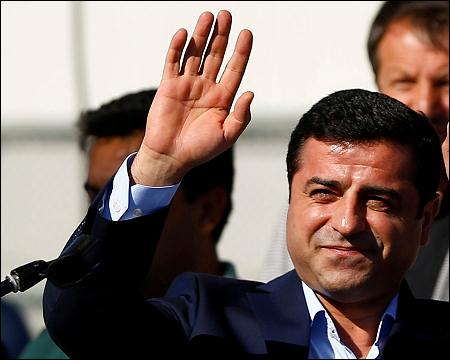  Turkey's Pro-Kurdish Party Leader Refuses to Attend Court in Handcuffs: Party 