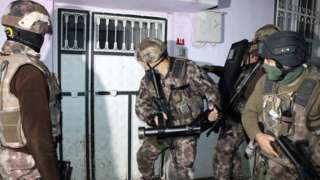 Turkey: Police detain 445 Islamic State group suspects