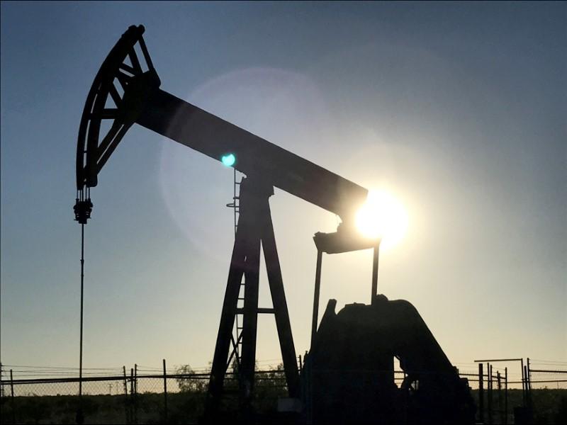 Oil falls for second week as supply concerns ease