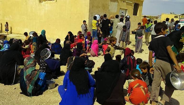 الحكومة العراقية تعلن انشاء مخيم خاص للنازحين من الحويجة استعداداً لتحريرها 