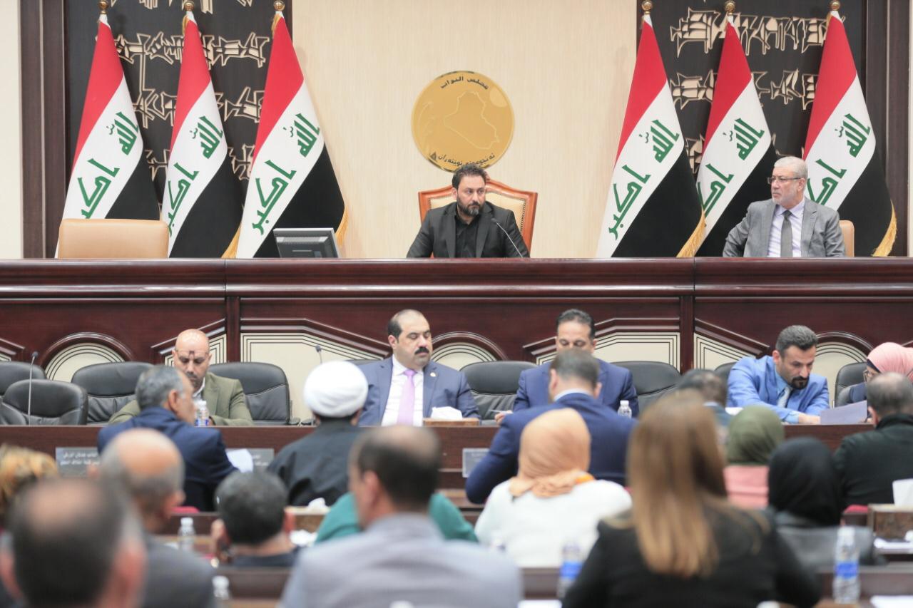 البرلمان العراقي يباشر أعماله ويدرس استئناف الجلسات