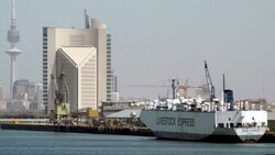 الكويت تحظر دخول السفن القادمة من العراق