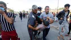 وفاة متظاهر ثان متأثرا بجروحه باحتجاجات بغداد واعداد الجرحى تتجاوز ال100