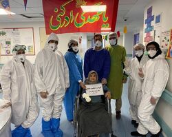 تعافي تسعينية ايرانية من مرض كورونا
