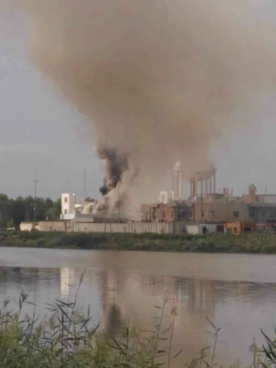 Local government building in Dhi Qar burnt, headquarters of "Asaib" group attacked in Maysan