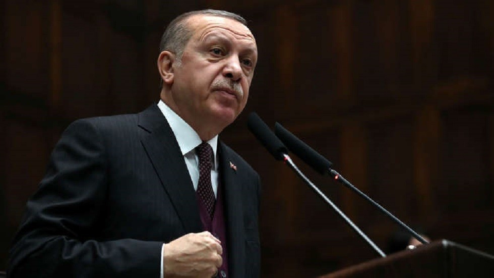 أردوغان يهدد بتحريك السفن الحربية والقوات الجوية إلى شرق المتوسط