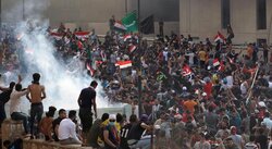 عدة مدن جنوبية تخرج بتظاهرات حاشدة وتوجيه جديد من "الصدر"