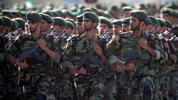 الحرس الثوري: معنا 5 جيوش إلى جانبنا في المنطقة