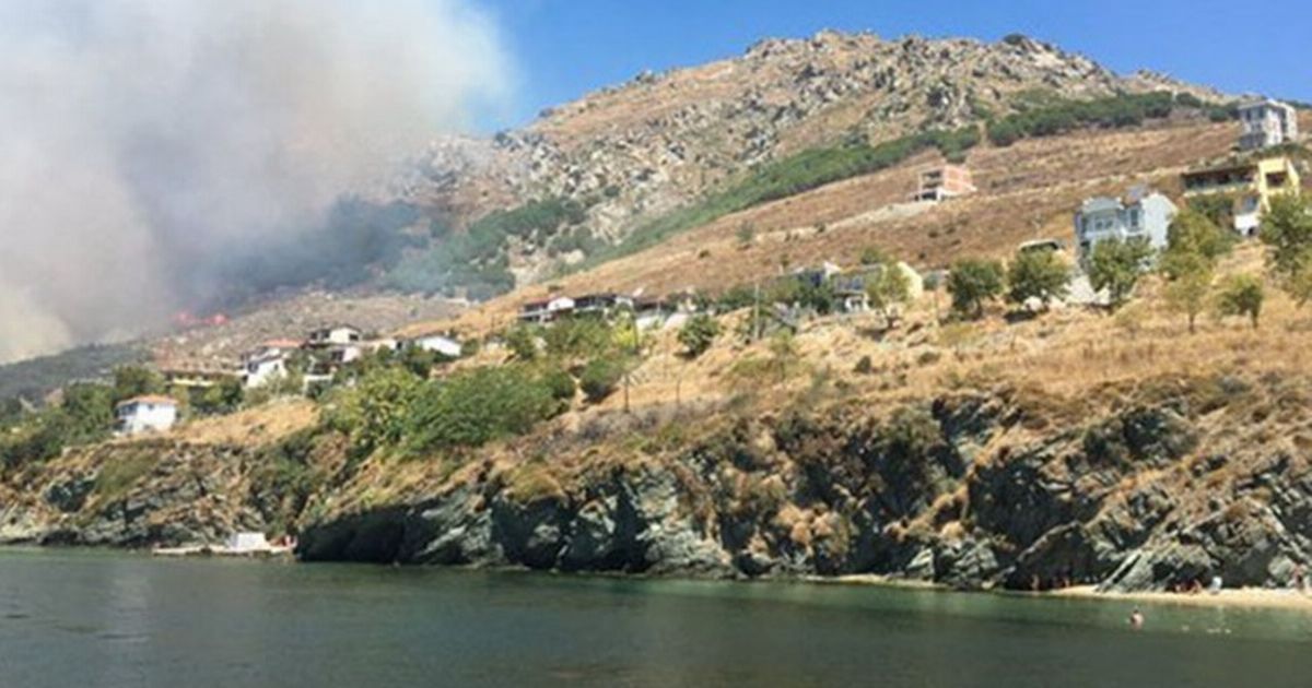 إجلاء السياح في تركيا بسبب حرائق الغابات