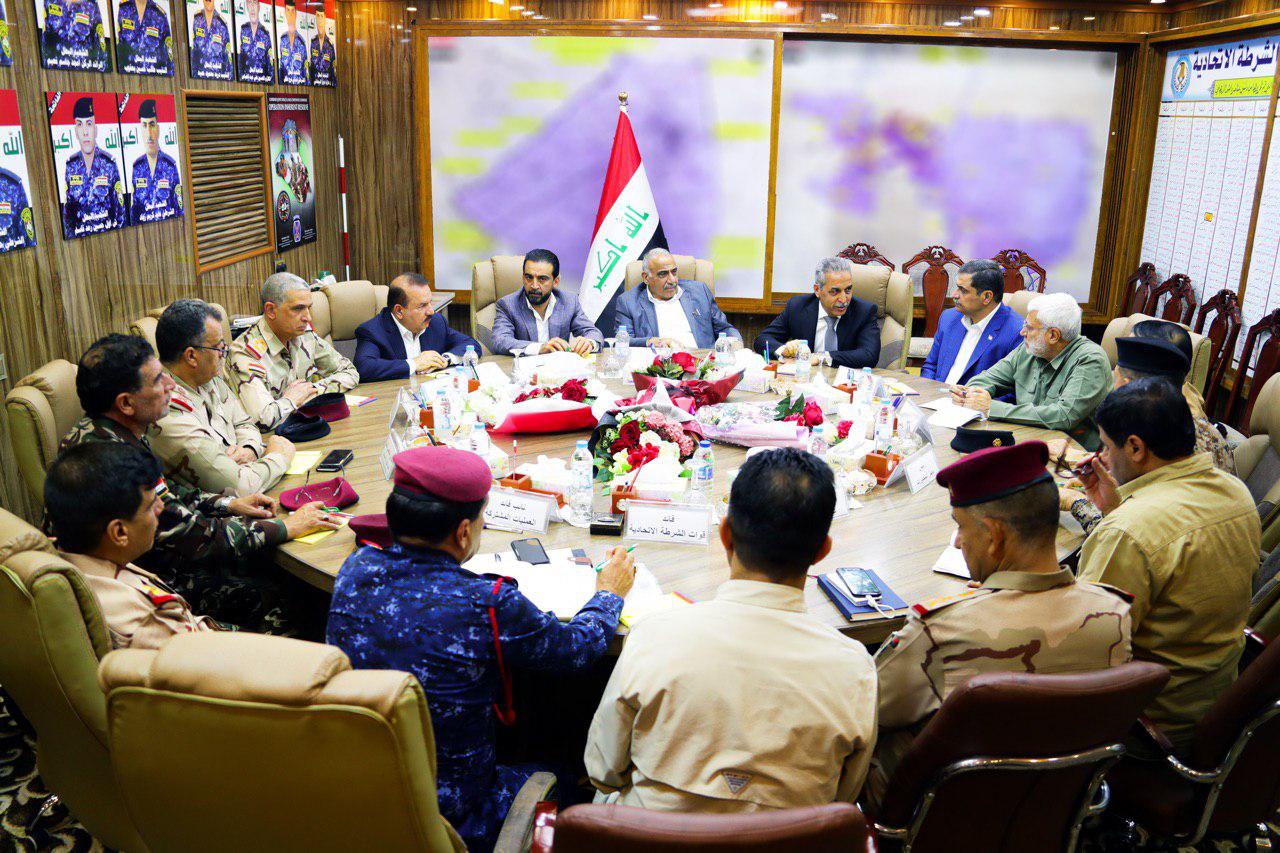 Abdul Mahdi meets Al-Halbousi and senior leaders to discuss security and order